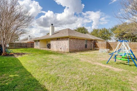 Tiny photo for 10400 Marigold Road, Waco, TX 76708 (MLS # 21201327)