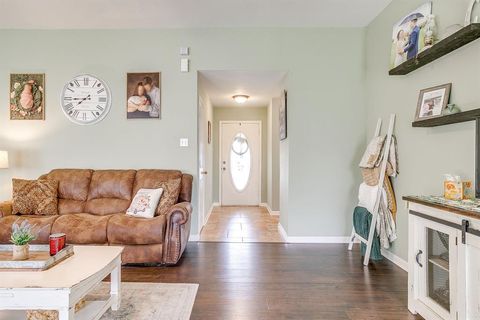 Tiny photo for 10400 Marigold Road, Waco, TX 76708 (MLS # 21201327)