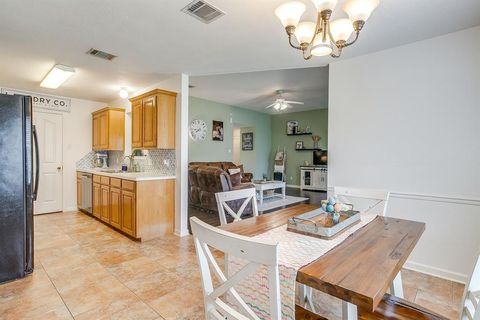 Tiny photo for 10400 Marigold Road, Waco, TX 76708 (MLS # 21201327)