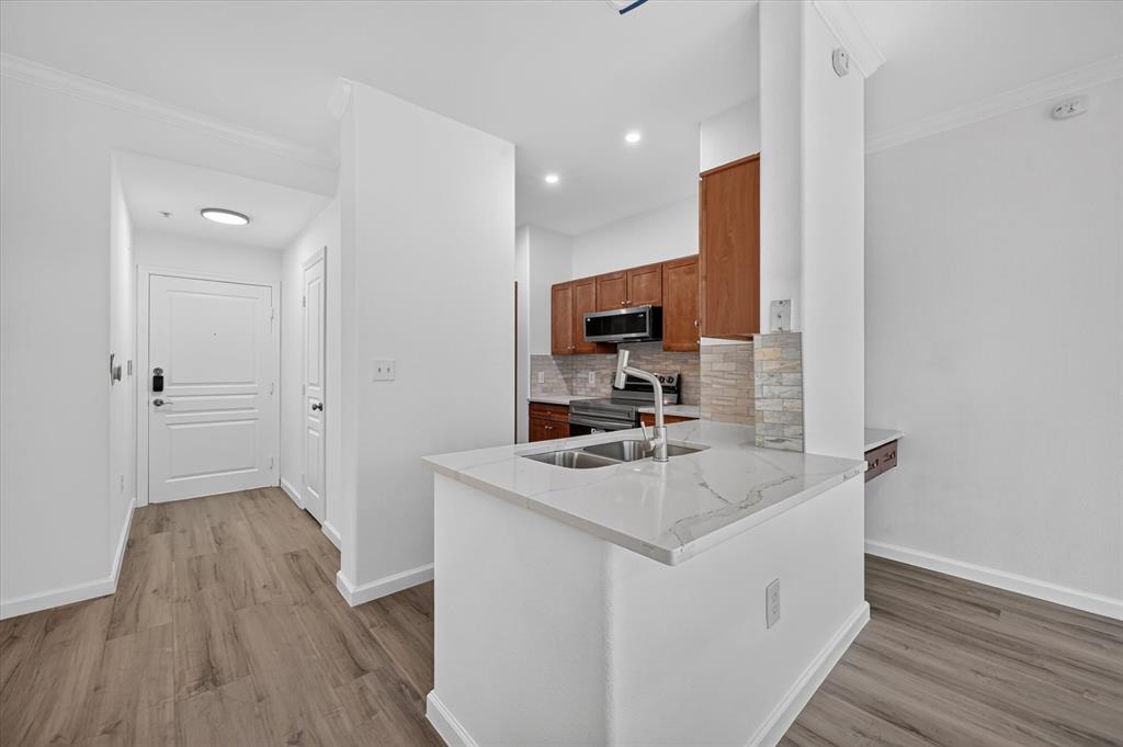 330 E Las Colinas Boulevard E 240