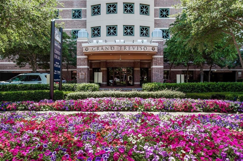 330 E Las Colinas Boulevard E 240