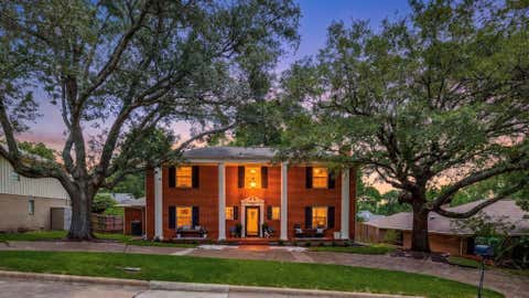 Photo of 207 Rockbrook Drive, Rockwall, TX 75087 (MLS # 21287066)