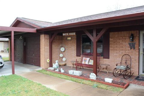 A home in Mineral Wells