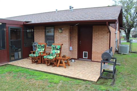 A home in Mineral Wells