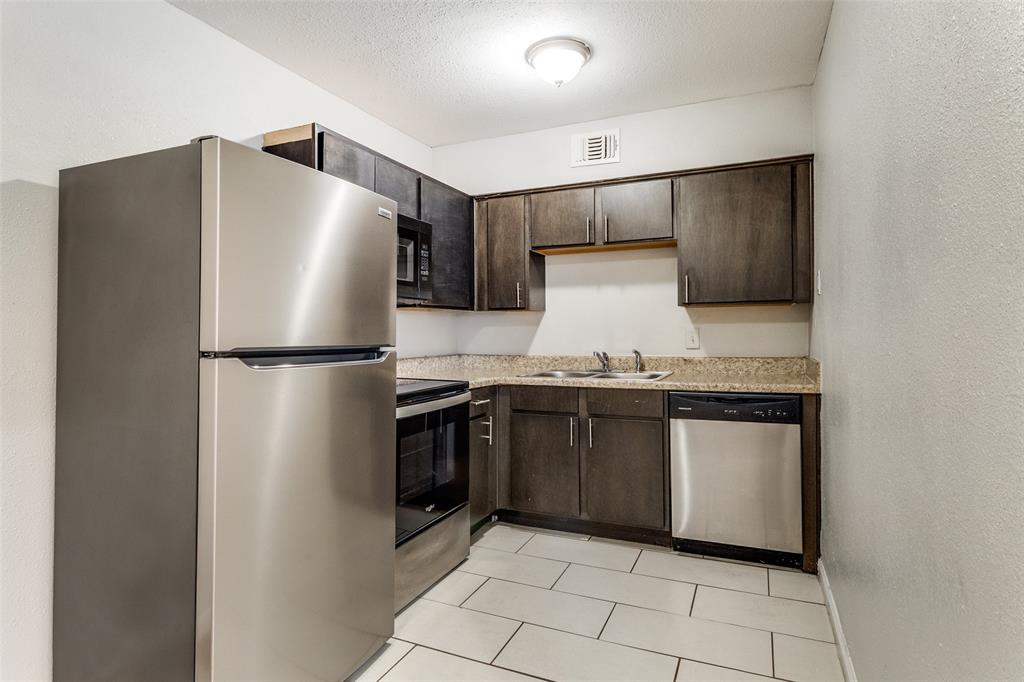 E H Rays - Residential Lease