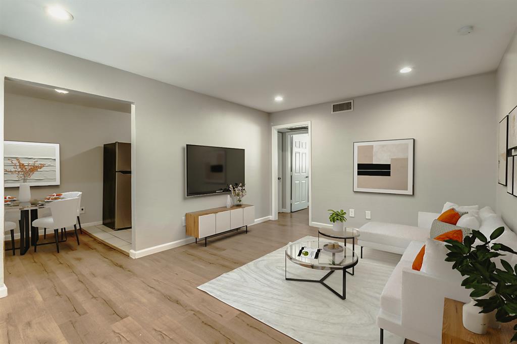 E H Rays - Residential Lease