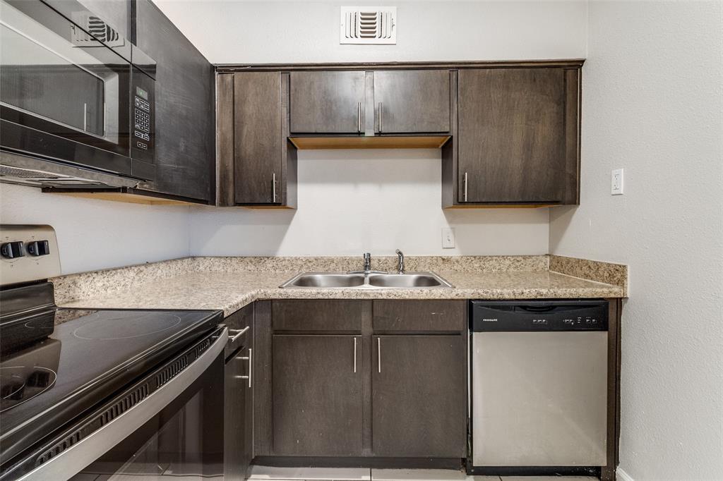 E H Rays - Residential Lease