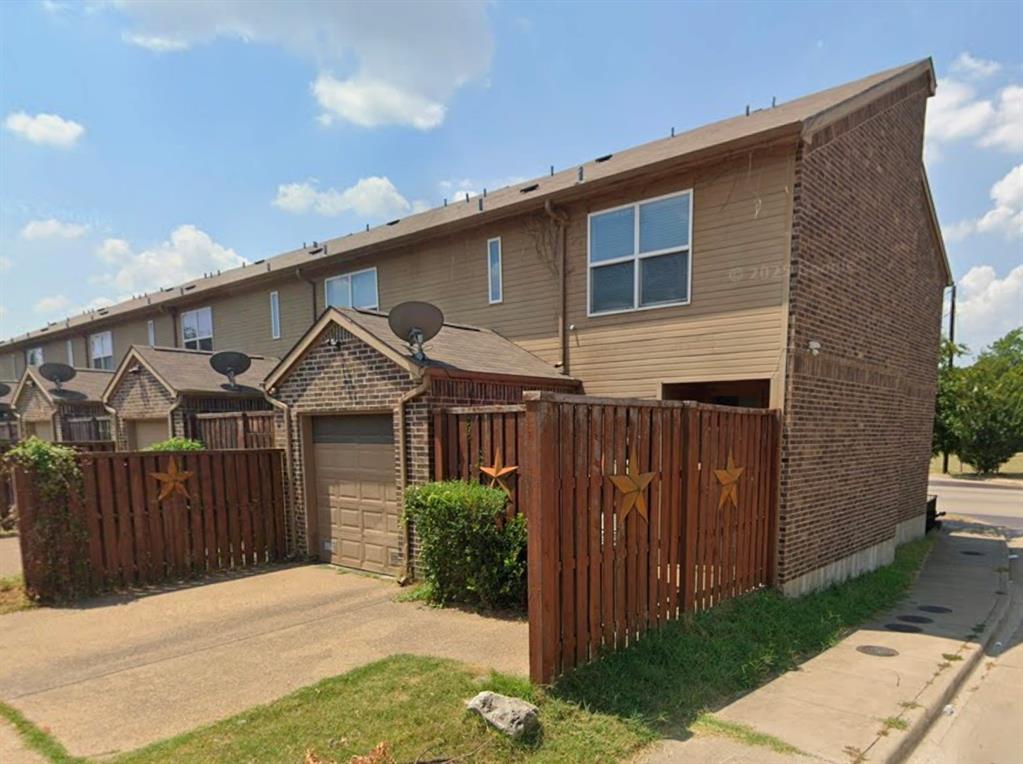 Bexar Street North Twnhms 01 - Residential