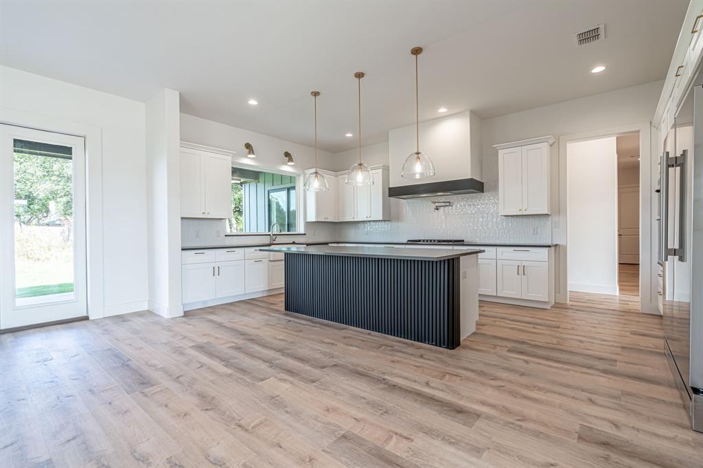 Modern Oaks - Residential