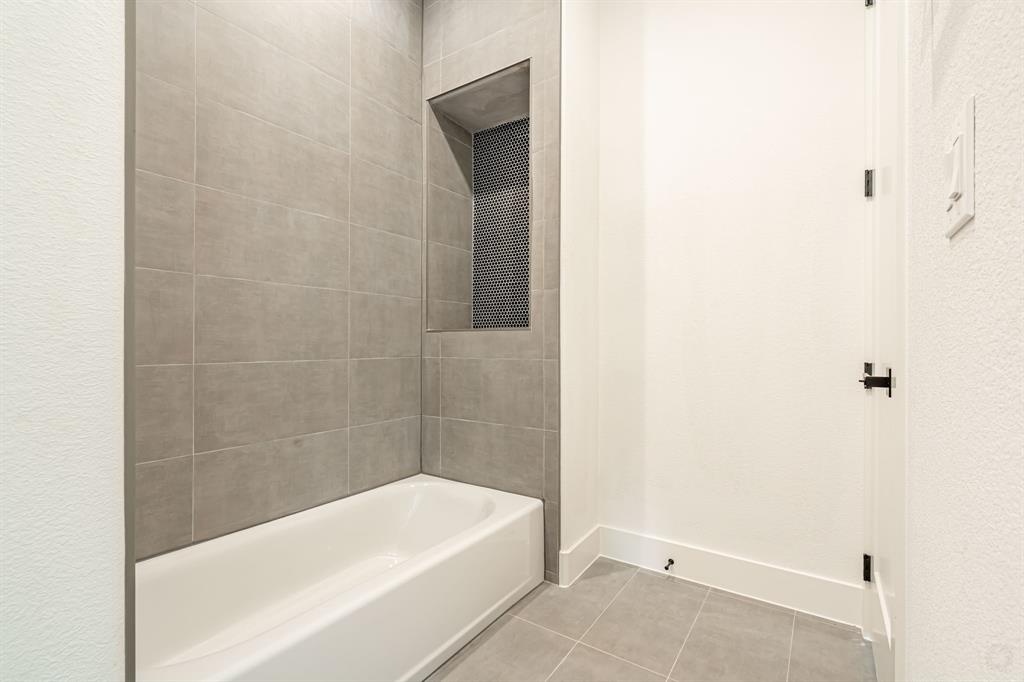 Modern Oaks - Residential