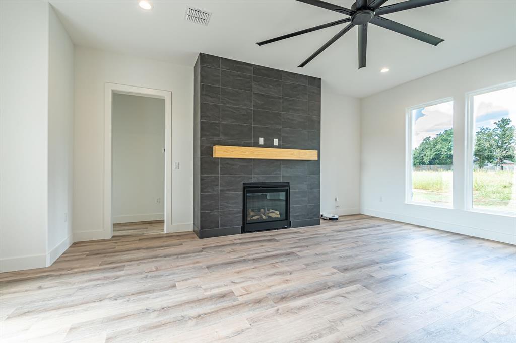 Modern Oaks - Residential