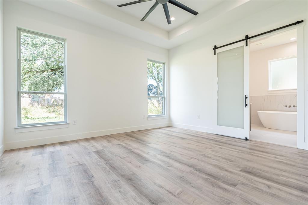 Modern Oaks - Residential