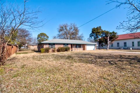 305 Gene Autry Drive Tioga TX 76271