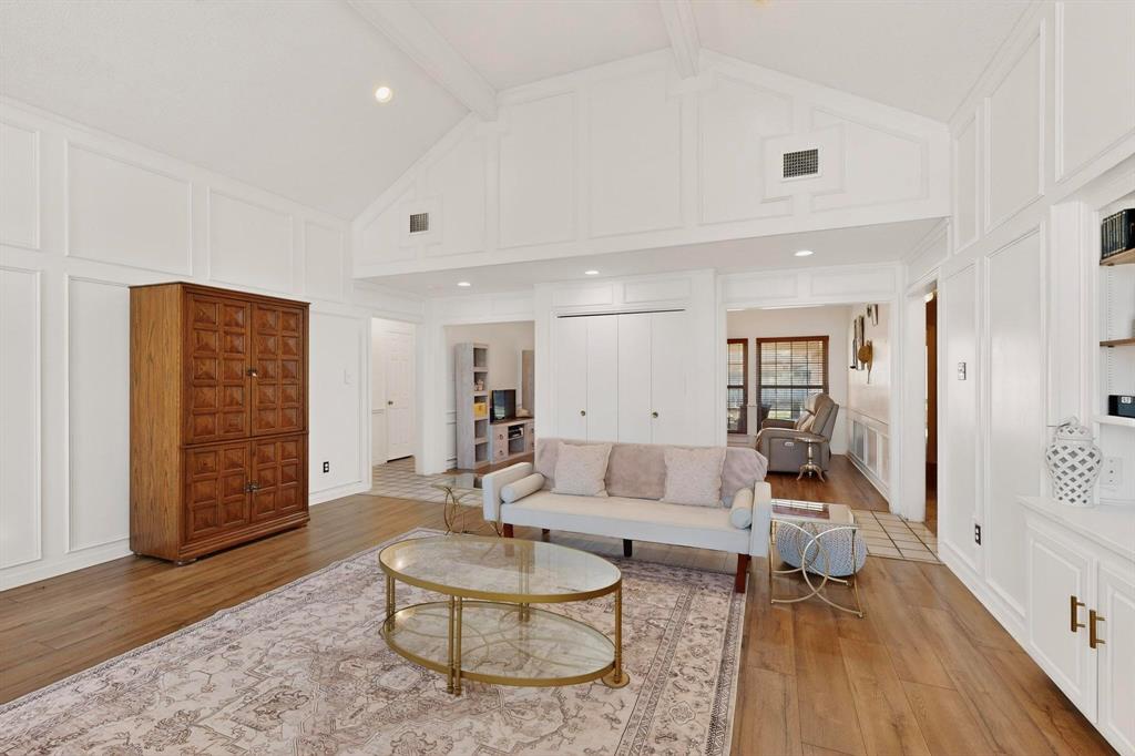 1110 Shady Oak Trail