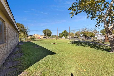 Tiny photo for 628 Kevin Circle, Mesquite, TX 75149 (MLS # 21155736)