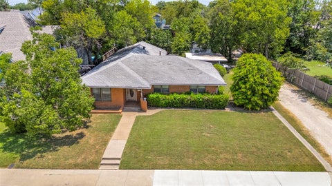 Photo of 311 S Dooley Street, Grapevine, TX 76051 (MLS # 21327470)