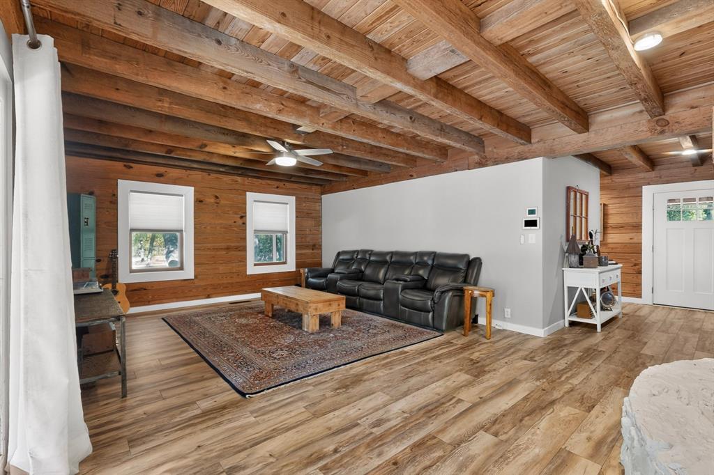3546 Private Road 2562