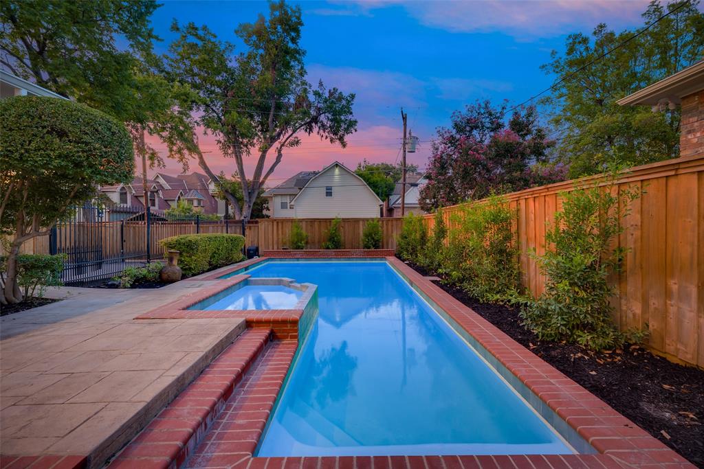 S M U Heights - Residential