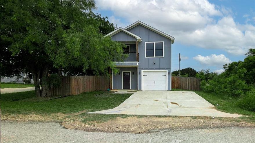 Just minutes to the Rio Brazos and Lake Granbury, you will find this Luxury Build at an affordable price!!! Nice Modern Farmhouse with countless upgrades: Premium Granite counters in kitchen, buffet and bathrooms, Delta fixtures, Luxury Stainless Appliances, Balcony off Master, Luxury Vinyl Plank flooring and more! Extremely well designed and laid out with TONS of storage and light!!! LOW HOA features a swimming pool and boat dock . WELCOME HOME!!!