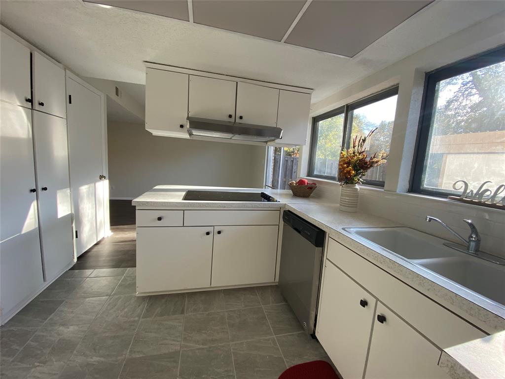 Arlington Downs Twnhs - Residential Lease