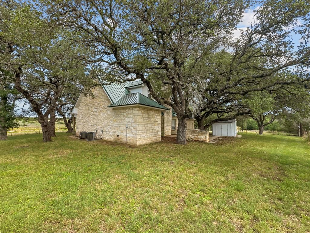 Photo of 895 Pr 202 - 25ac Hwy 281, Hamilton, TX 76531 (MLS # 21251749)