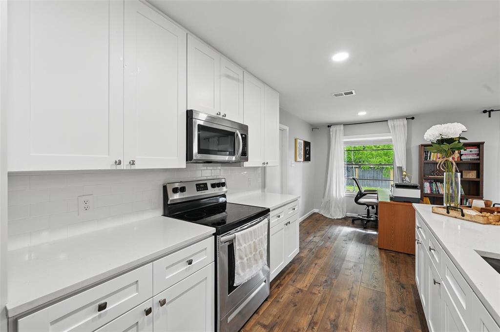 2108 Stonegate Drive N