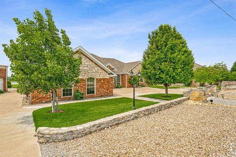 A home in Comanche