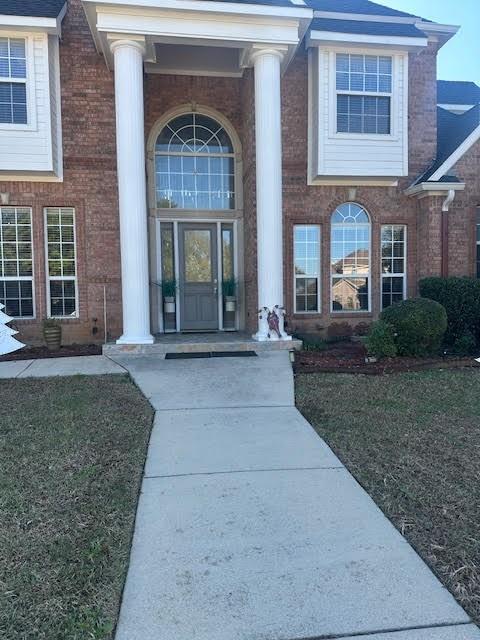 203 W Greenbriar Lane