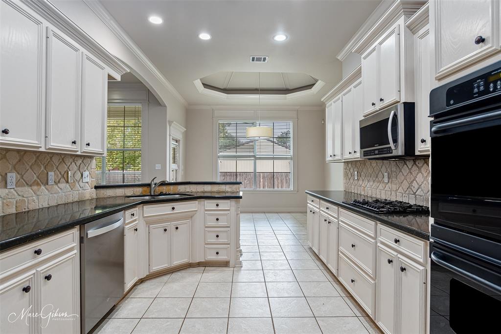 5041 Longstreet Place