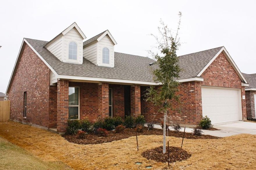 Gorgeous,  1472 sq ft brick home featuring 3 bedrooms, 2 full bathrooms, 2 car garage, sprinkler system and much more. Refrigerator, washer and dryer included! No HOA Fees.  Excellent schools close by. Must see to appreciate!AVAILIBLE NOW!