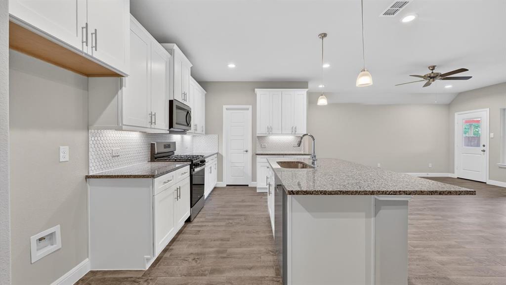 1400 CANTERBURY Trail
