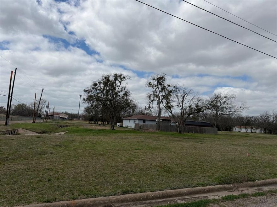 Prime corner lot available in an established neighborhood in Commerce, TX! This 0.1492-acre parcel offers an excellent opportunity to build your new home in a convenient and growing area. Positioned on a corner, the lot provides added space, flexibility for design, and great curb appeal potential.

Utilities are nearby, making it a great candidate for a smooth building process. Located just minutes from local schools, shopping, and Texas A&M University–Commerce, this property is ideal for homeowners or investors looking to build in a desirable location.

Don’t miss your chance to secure a ready-to-build lot in a well-situated neighborhood!

Owner of the property is a licensed real estate agent in Texas.

Buyer to verify all information and perform their own diligence.