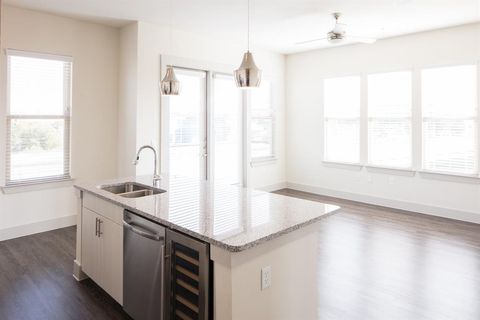Photo of 2101 W Rosedale Street #308, Fort Worth, TX 76104 (MLS # 21095131)