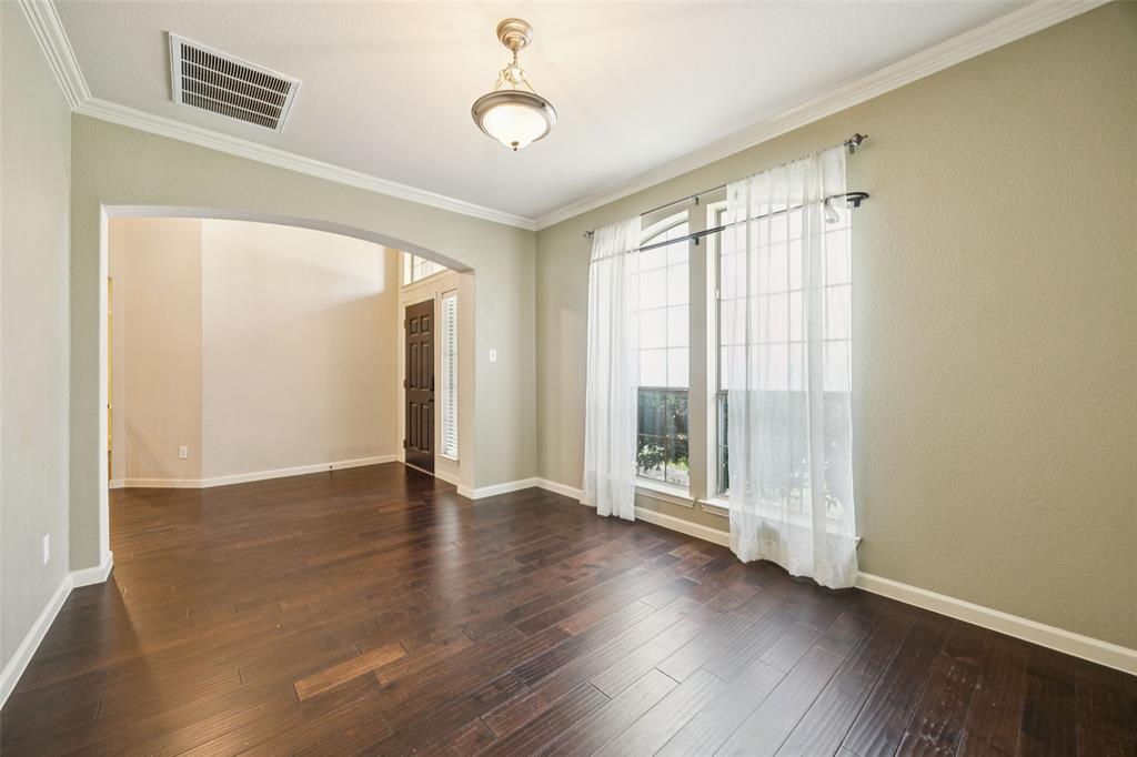 1001 Pheasant Lane