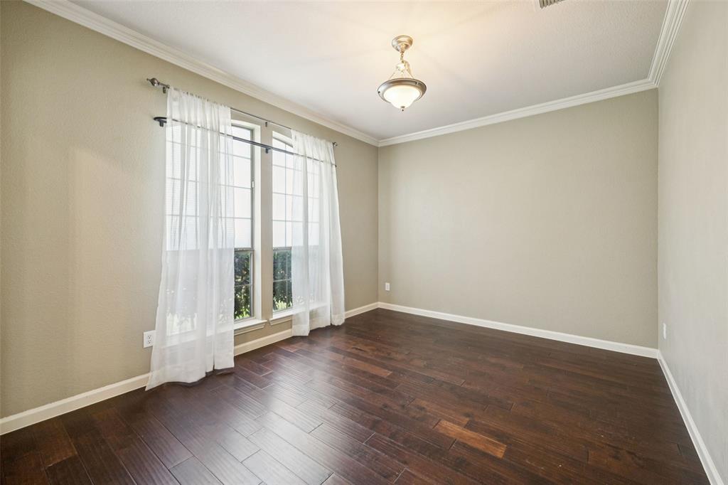 1001 Pheasant Lane