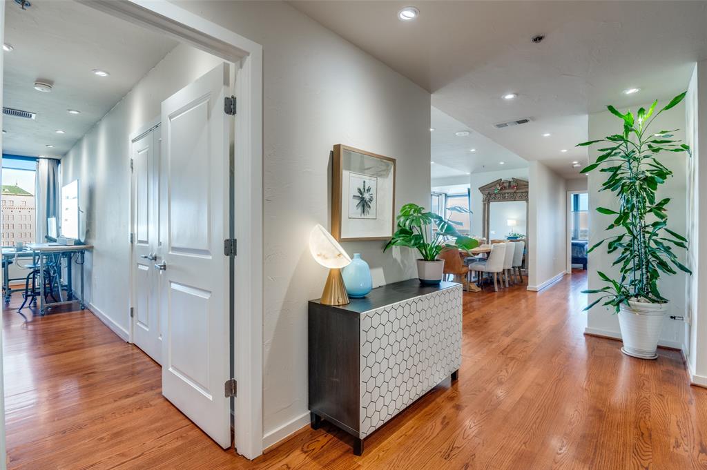 Metropolitan 1200 Main St Condo - Residential