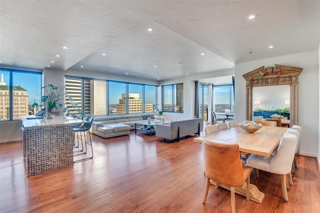 Metropolitan 1200 Main St Condo - Residential