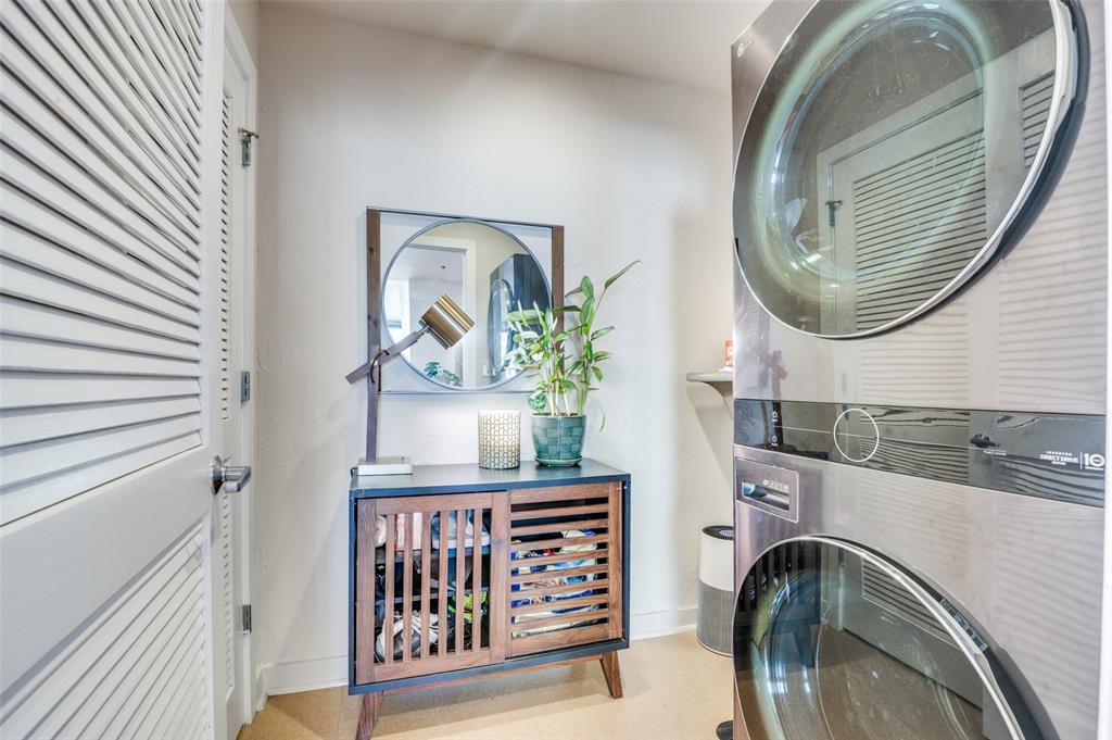 Metropolitan 1200 Main St Condo - Residential