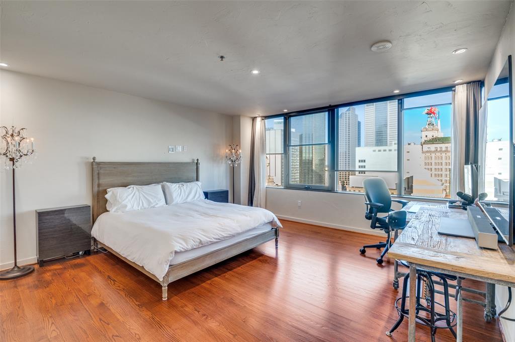 Metropolitan 1200 Main St Condo - Residential