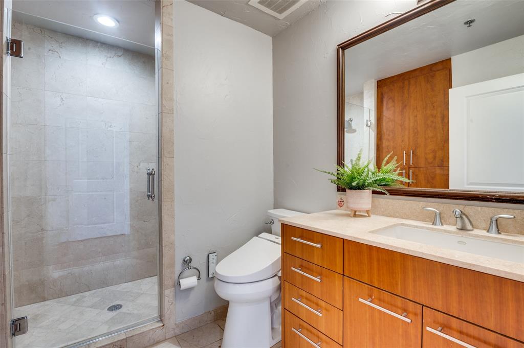 Metropolitan 1200 Main St Condo - Residential