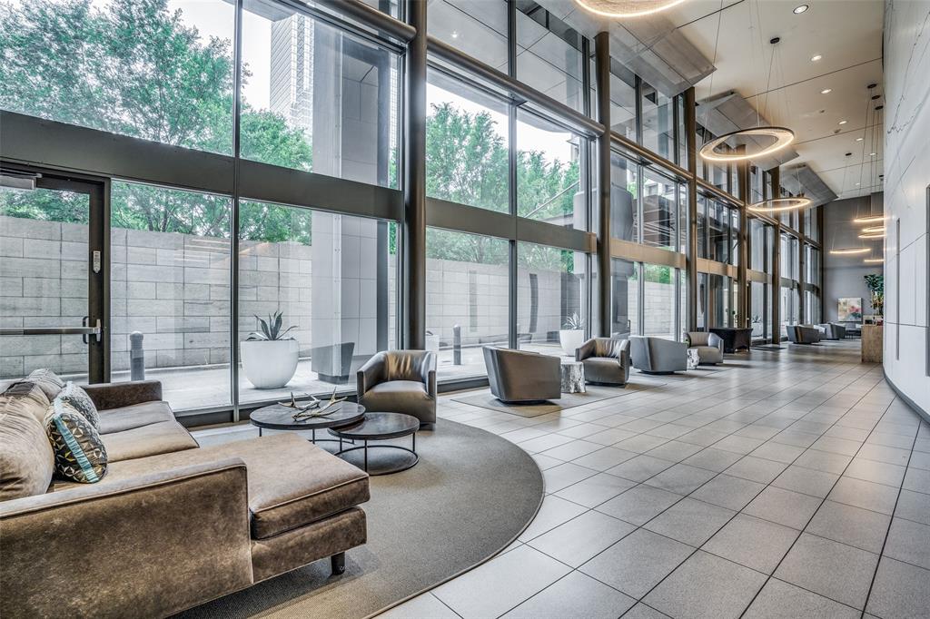 Metropolitan 1200 Main St Condo - Residential