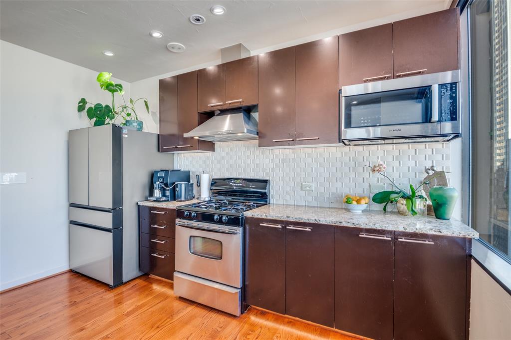 Metropolitan 1200 Main St Condo - Residential