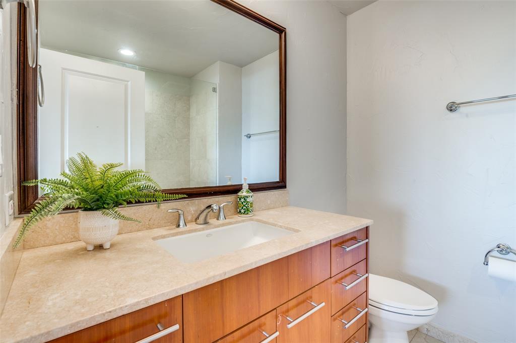 Metropolitan 1200 Main St Condo - Residential