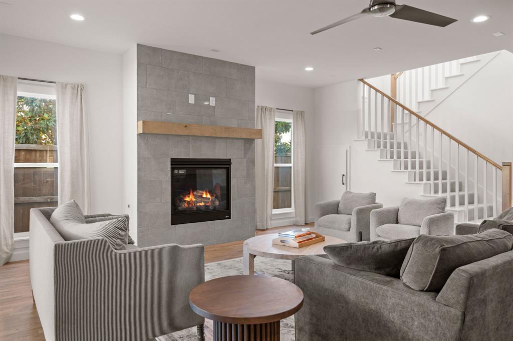 1002 Meadow Bend Loop N