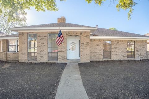 445 Brookfield Drive Garland TX 75040