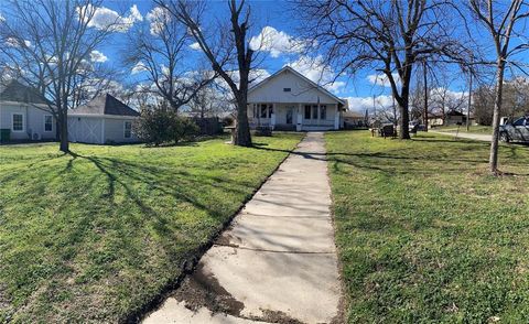 A home in Comanche