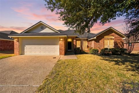 Photo of 3104 Cherokee Lane, Woodway, TX 76712 (MLS # 21177734)