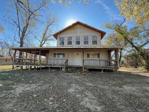 A home in Pecan Gap