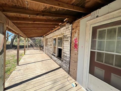 A home in Pecan Gap