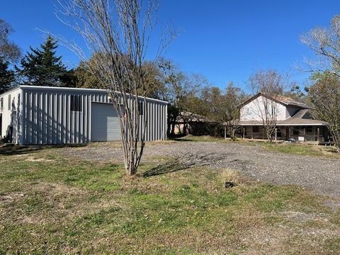 A home in Pecan Gap